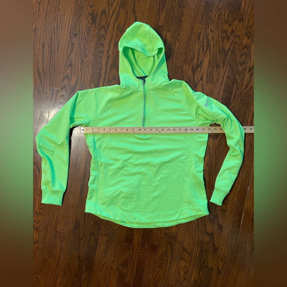 Nike therma fit running 1/4 zip hoodie.  Vizio green. size XL.